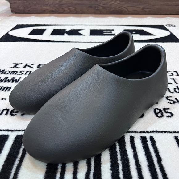Yeezy Rubber Slip On Shoes - Black Size 10us. - Picture 3 of 8